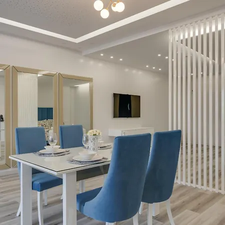 Torre Palace I By Atlantic Apartment