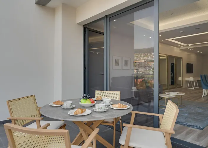 Torre Palace I By Atlantic * Câmara de Lobos